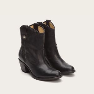FRYE Leather Jackie Button Short Boot